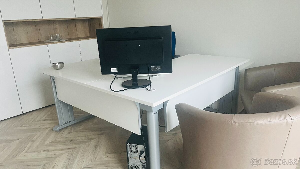 kancelárske stoly - rohové - 2