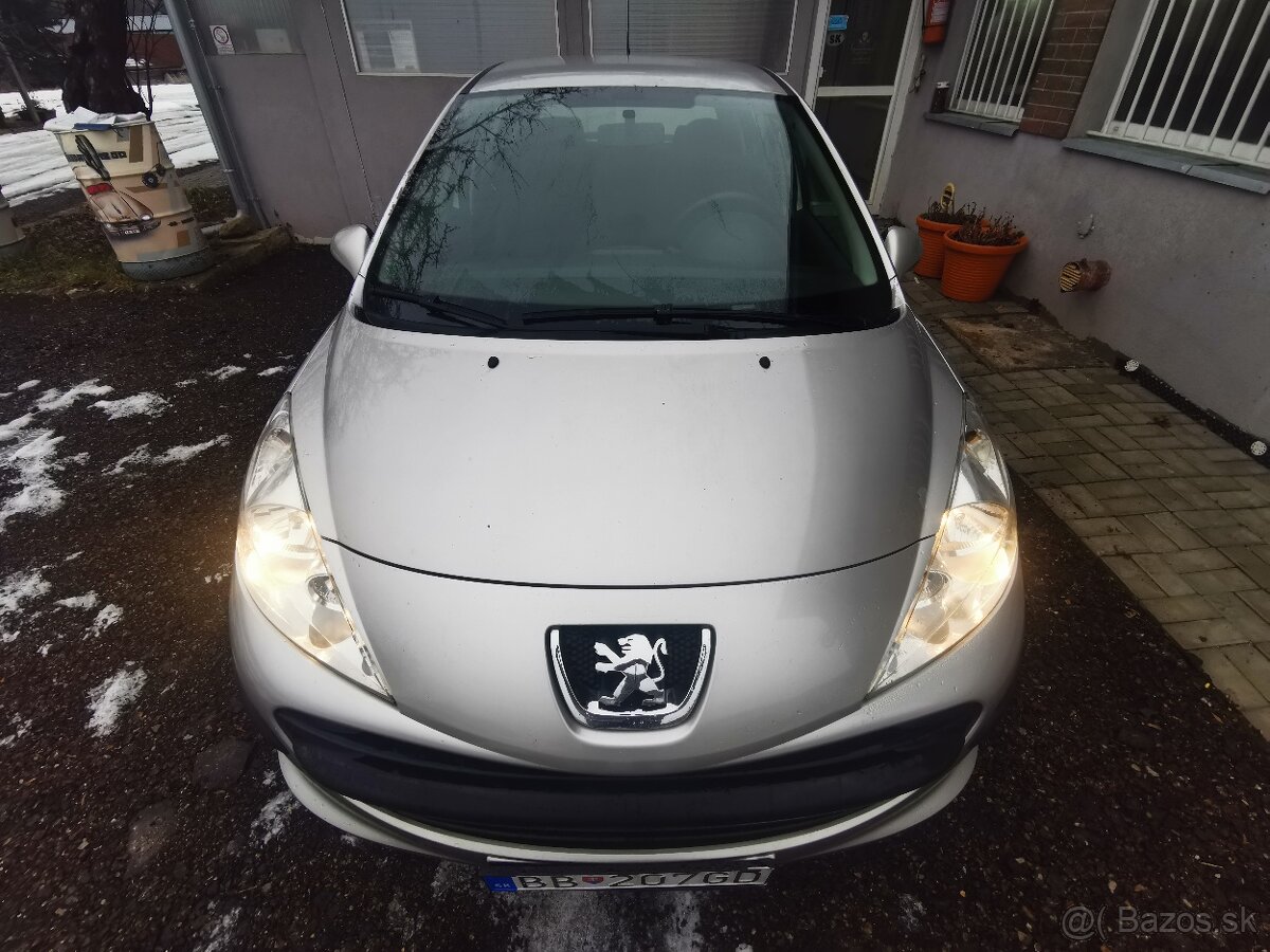 Peugeot 207 1.4 HDi – Sadnúť a jazdiť - 2