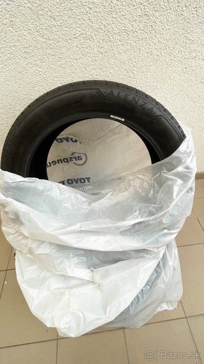 Bridgestone Alenza 001 235/45 R20 96W - 2
