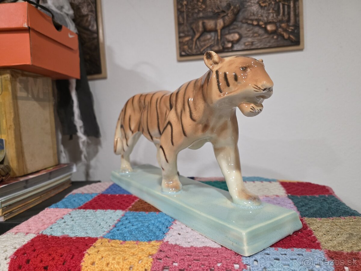 Ditmar Urbach soška tiger - 2