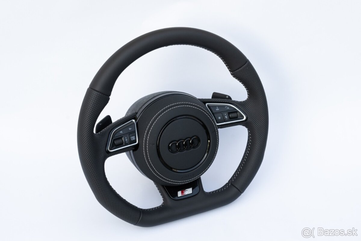 AUDI MULTIFUNKCNY VOLANT S AIRBAGOM A PADLAMI, biela niť . - 2