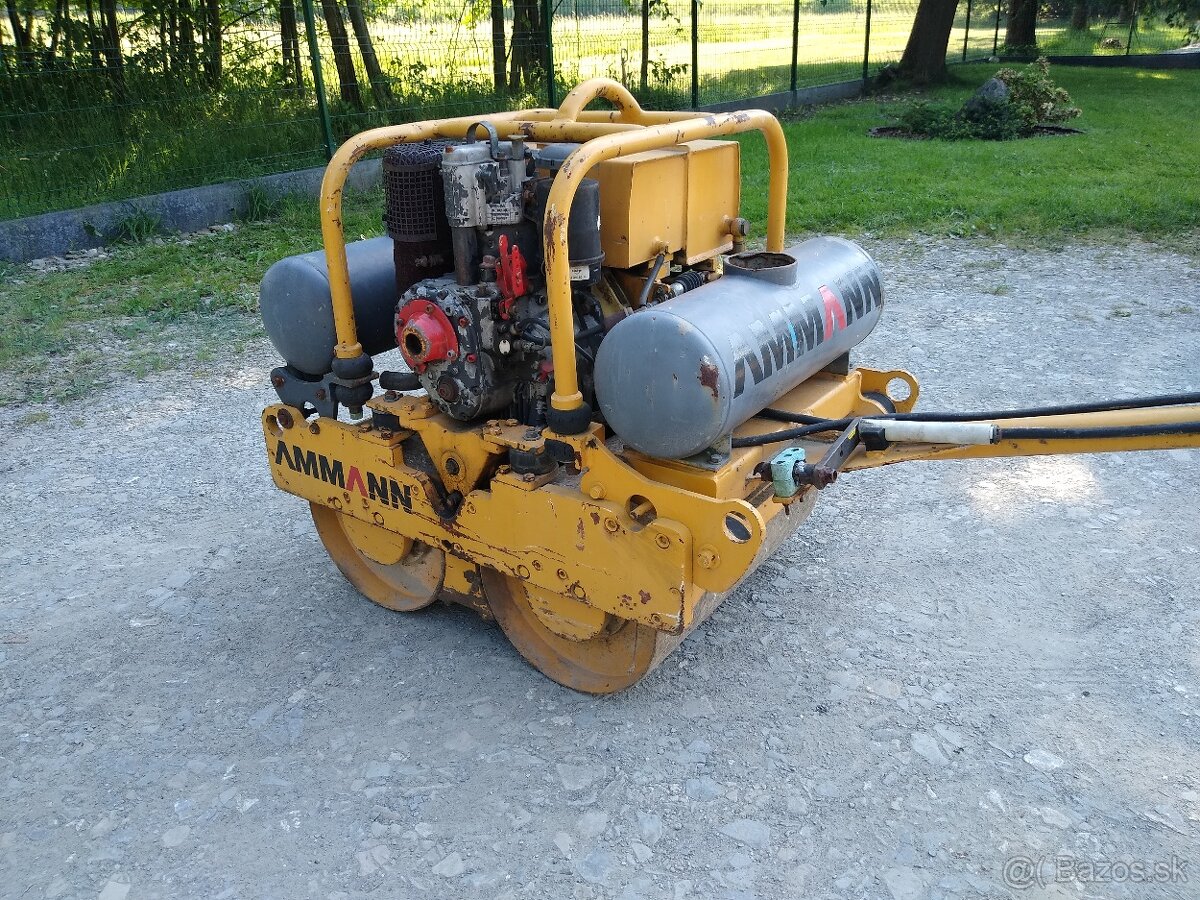 Vibračný valec 600kg - 2