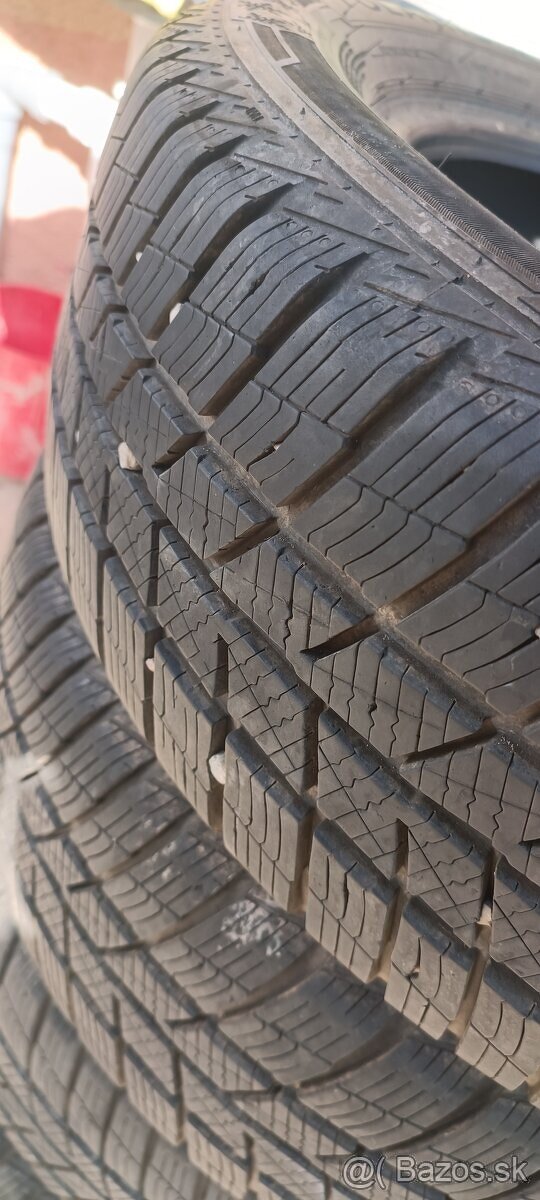 Predám zimné pneumatiky 185/65 R15 - 2