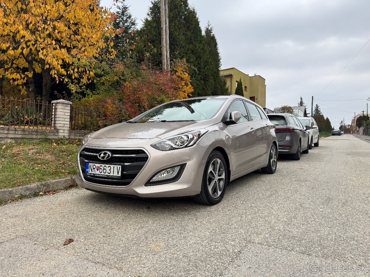 TOP STAV - Hyundai i30 CW 1.6i CRDi VGT GO, IBA 75900 km - 2