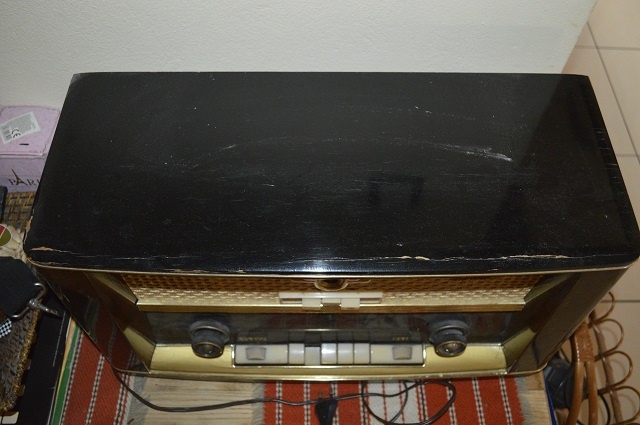 predam velmi pekne starozitne radio PHILIPS - 2