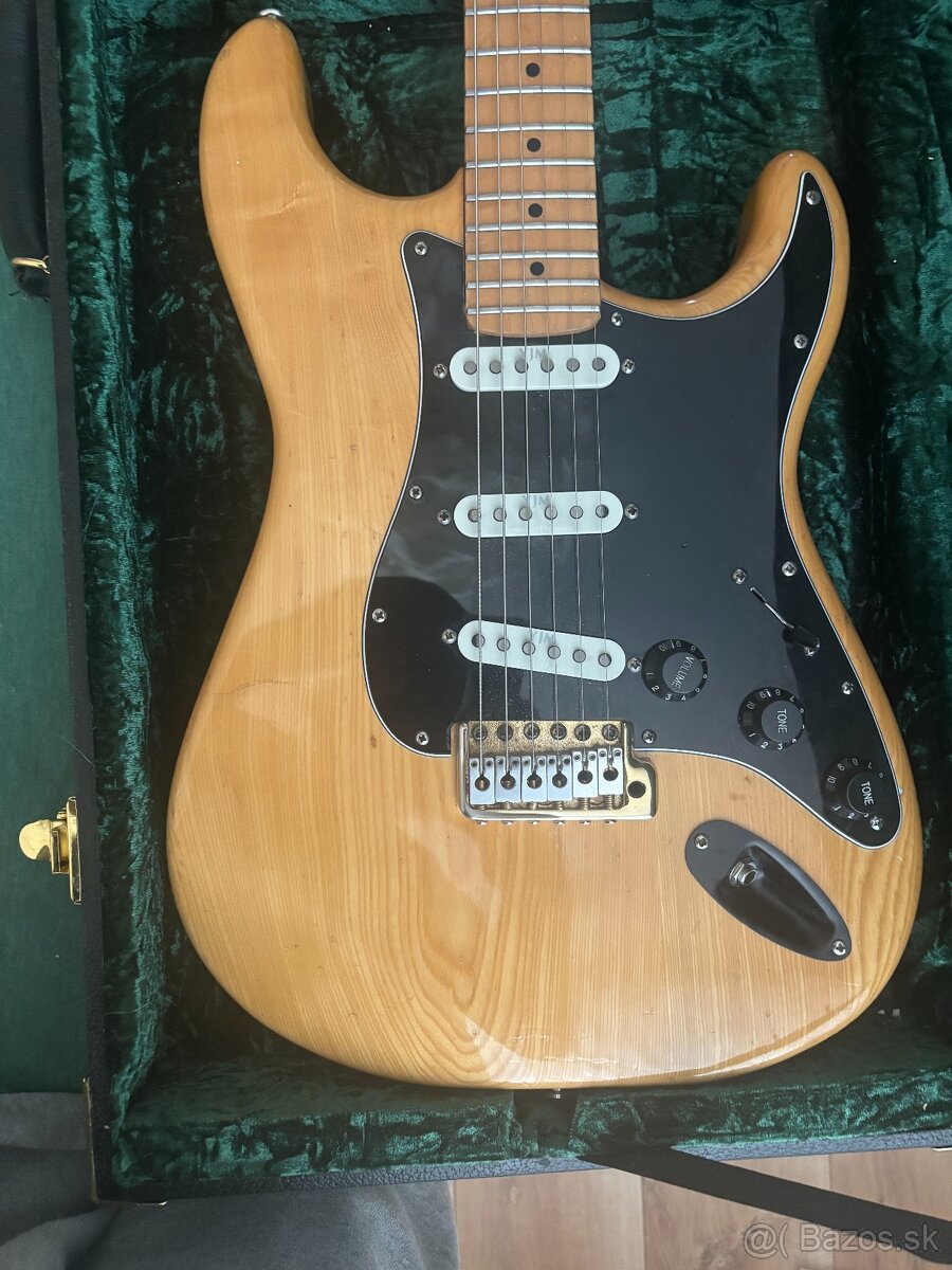 Fender Staratocaster Made in Japan - 2