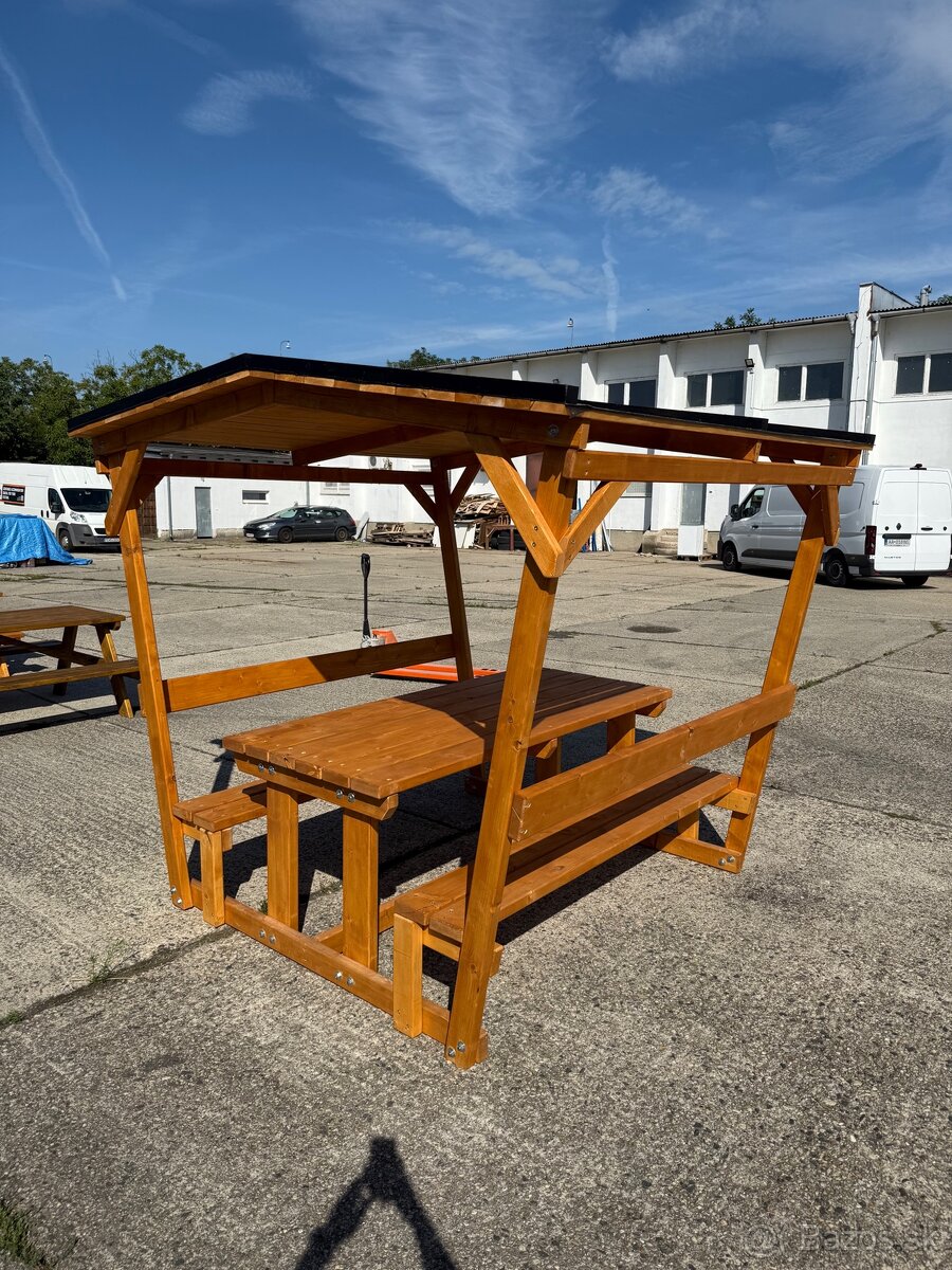 Masívne sedenie kryté, altanok - 2