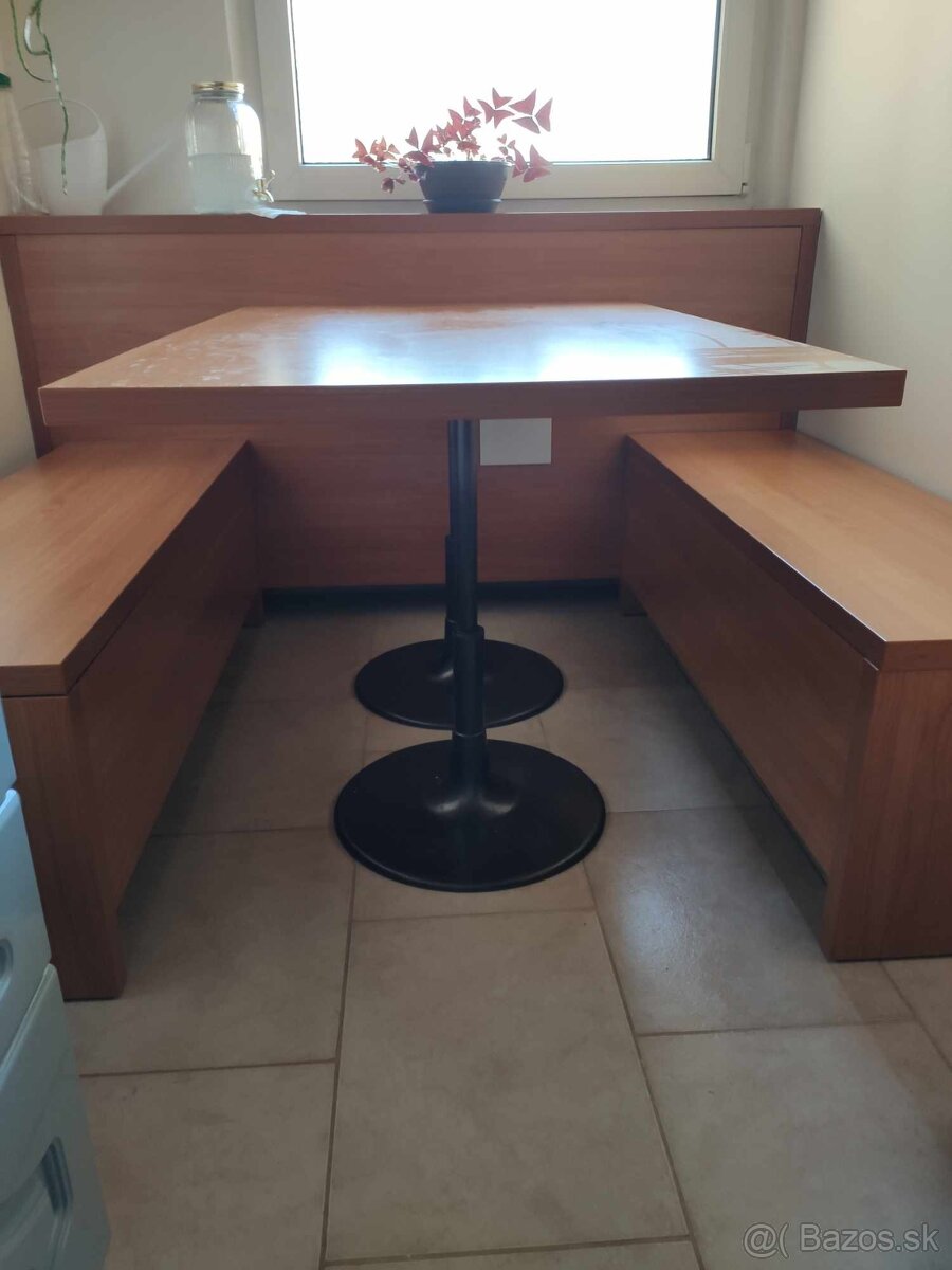 Predám kuchynský stôl a dve lavice - 2