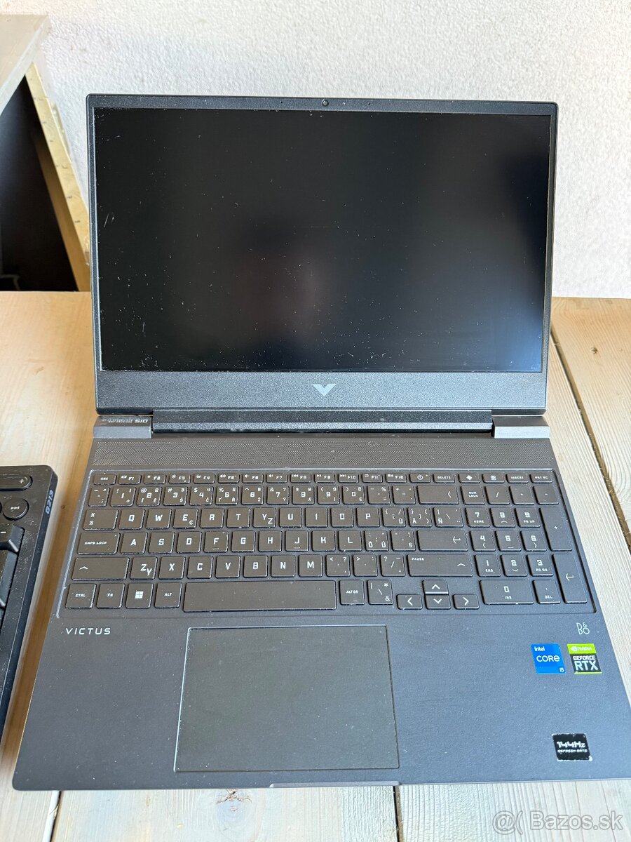 Herny notebook victus - 2