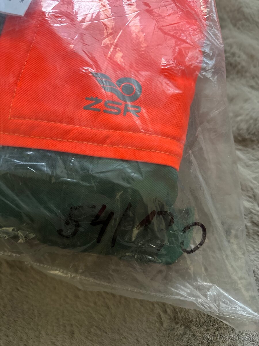 Predam pilcicke protiporezove monterky a prilbu - 2