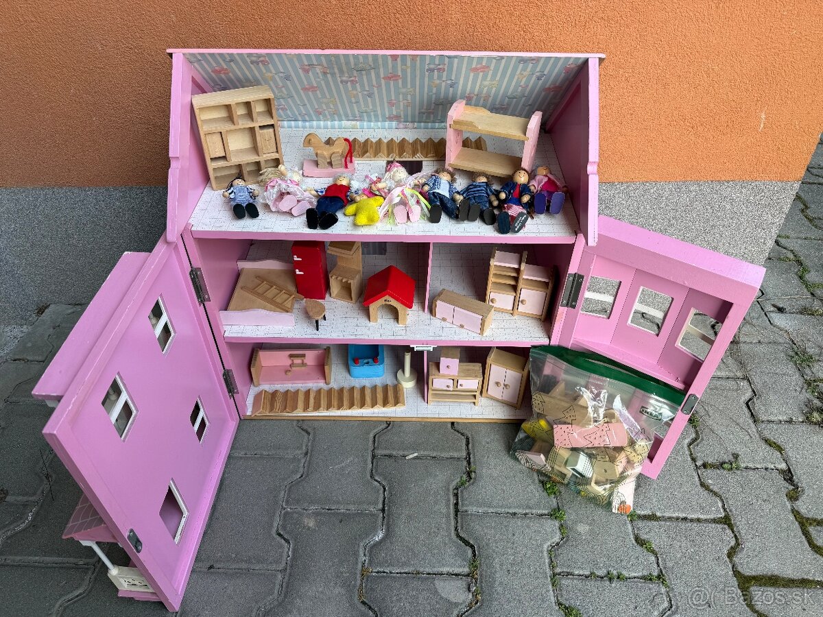 Predám detský domček s figurkami a nábytkom - 2