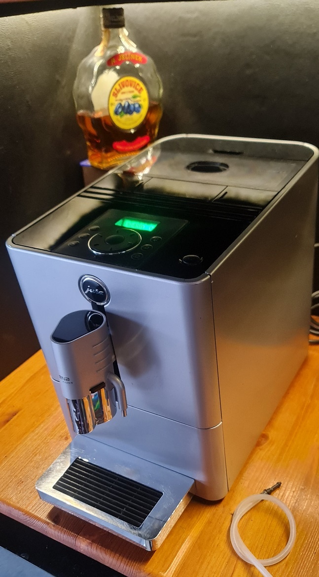 Predám plnoautomatický kávovar Jura ENA Micro 9 - 2