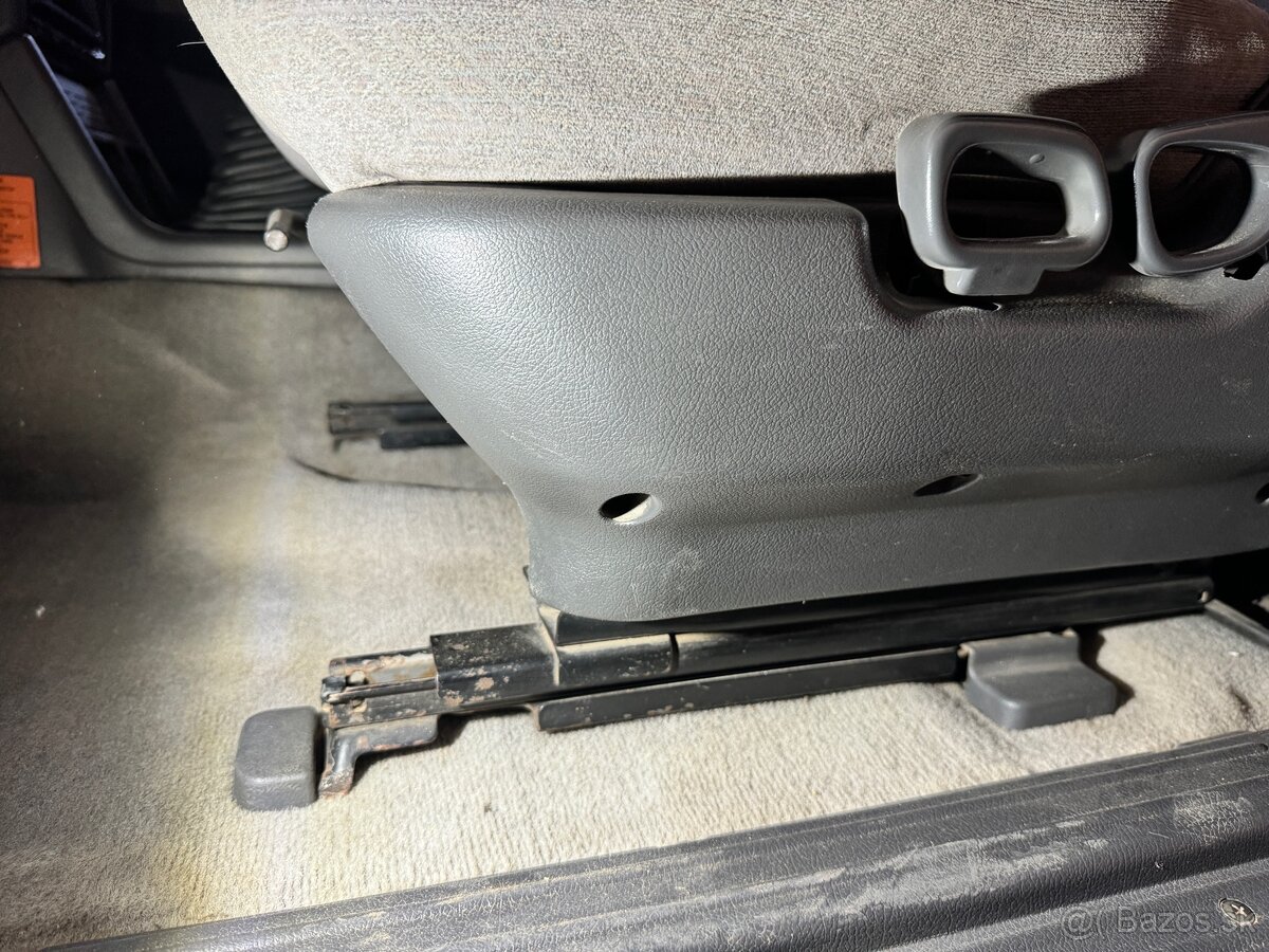 Mitsubishi Pajero interier - 2