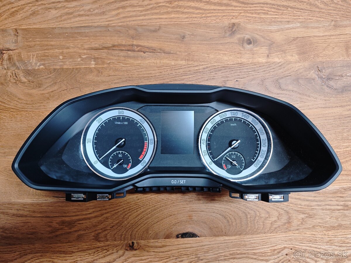 Budíky škoda Superb 3 3V0 920 711 B - 2