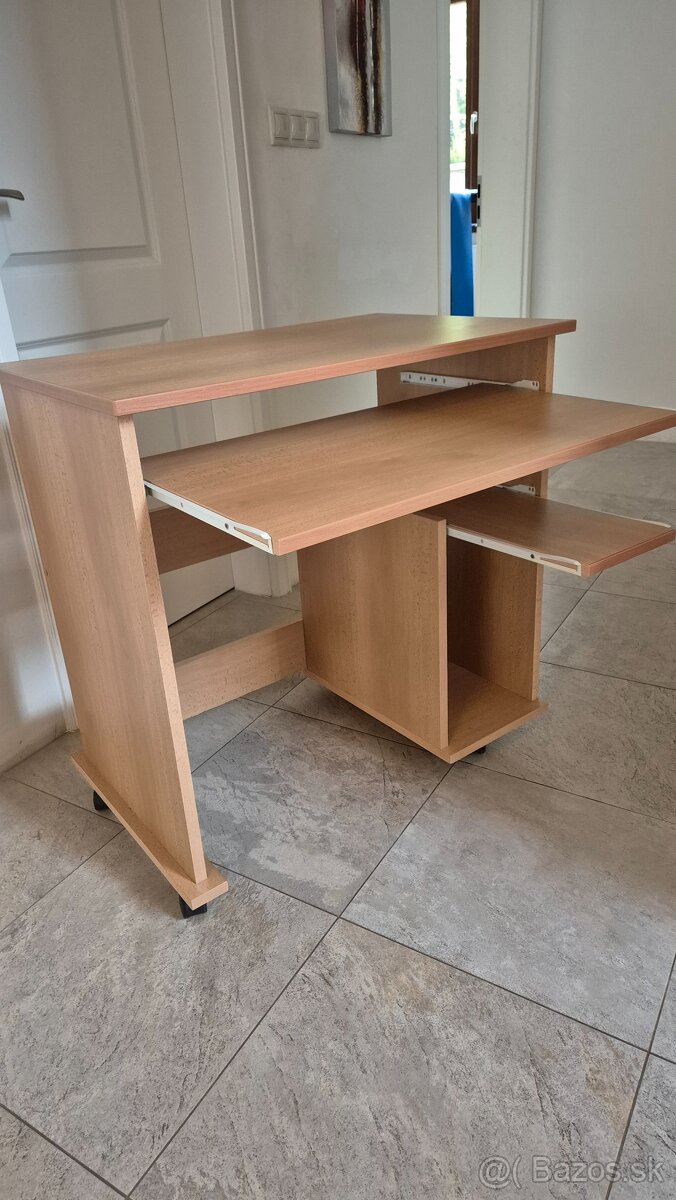 Počítačový stolík - 2