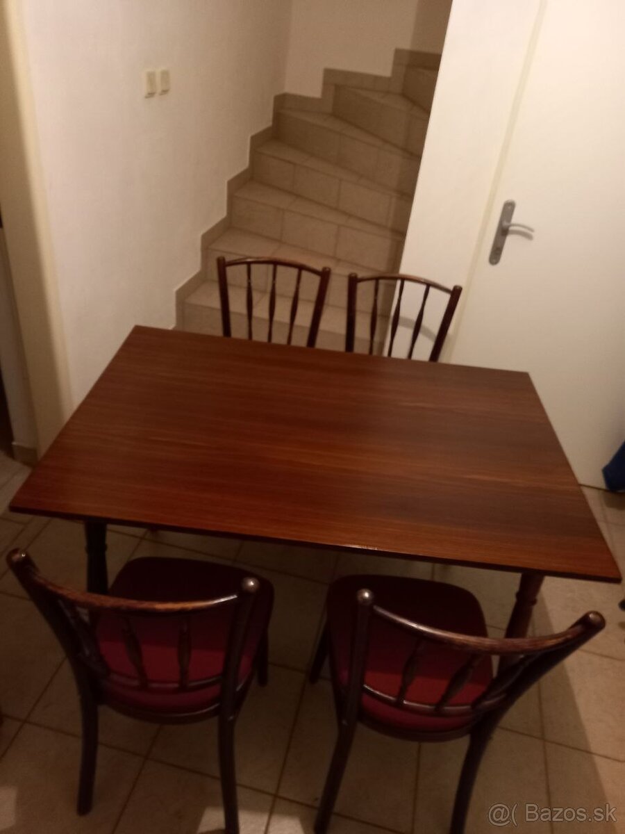 Jedálenský set pre 4 osoby - 2