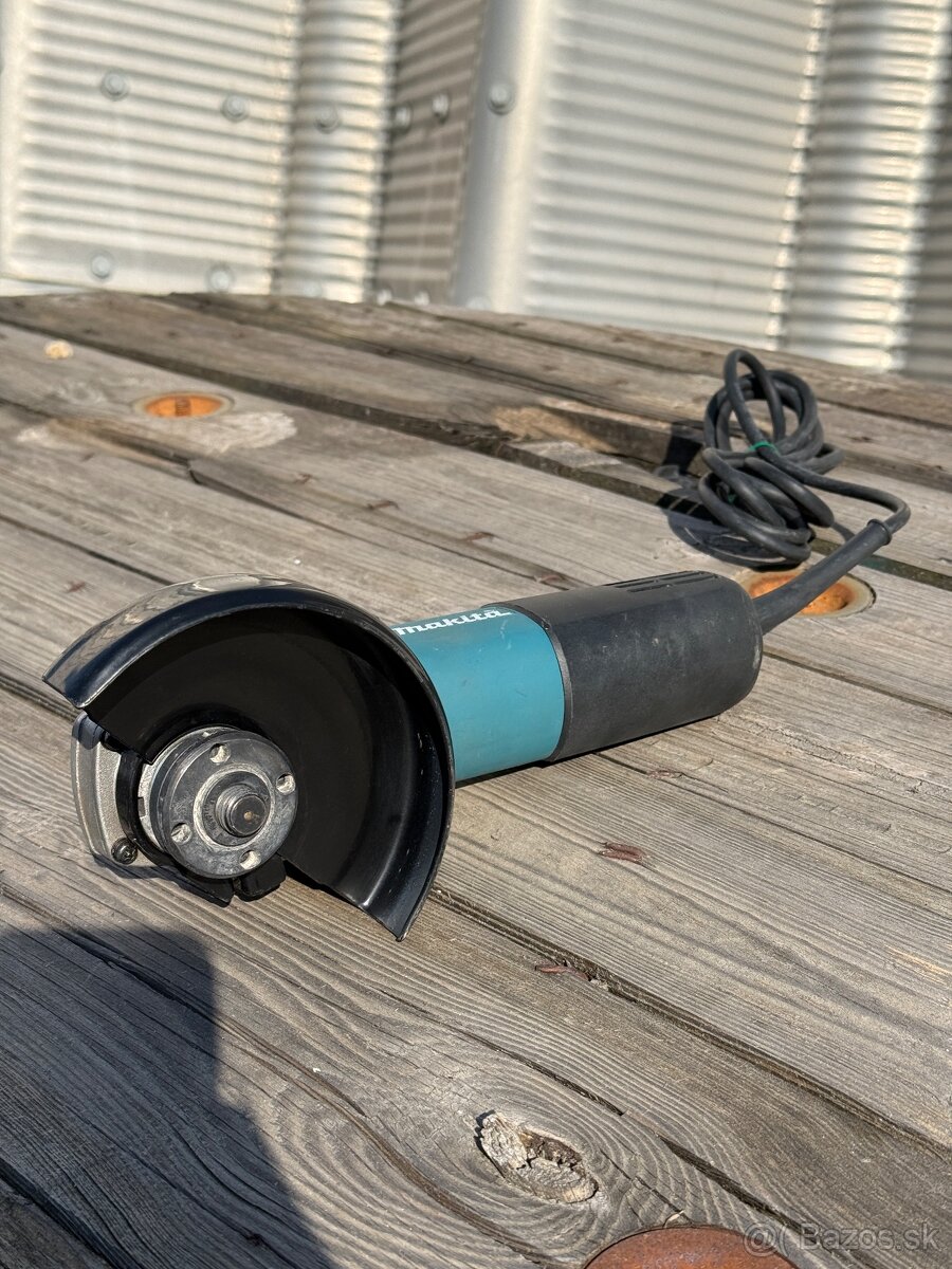 Uhlová brúska Makita - 2