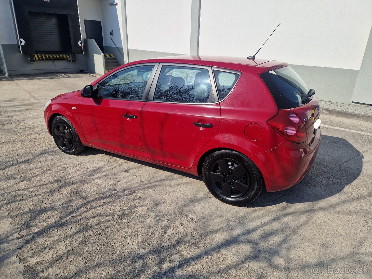 Kia Ceed 1.6 CRDi - 2