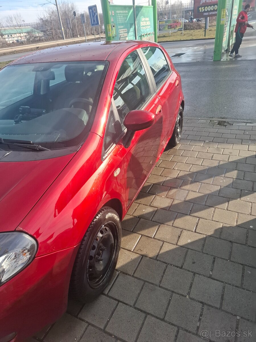 Na predaj Fiat Grande Punto: - 2