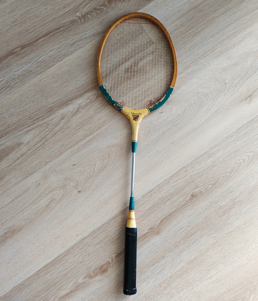 Retro badmintonová raketa - 2