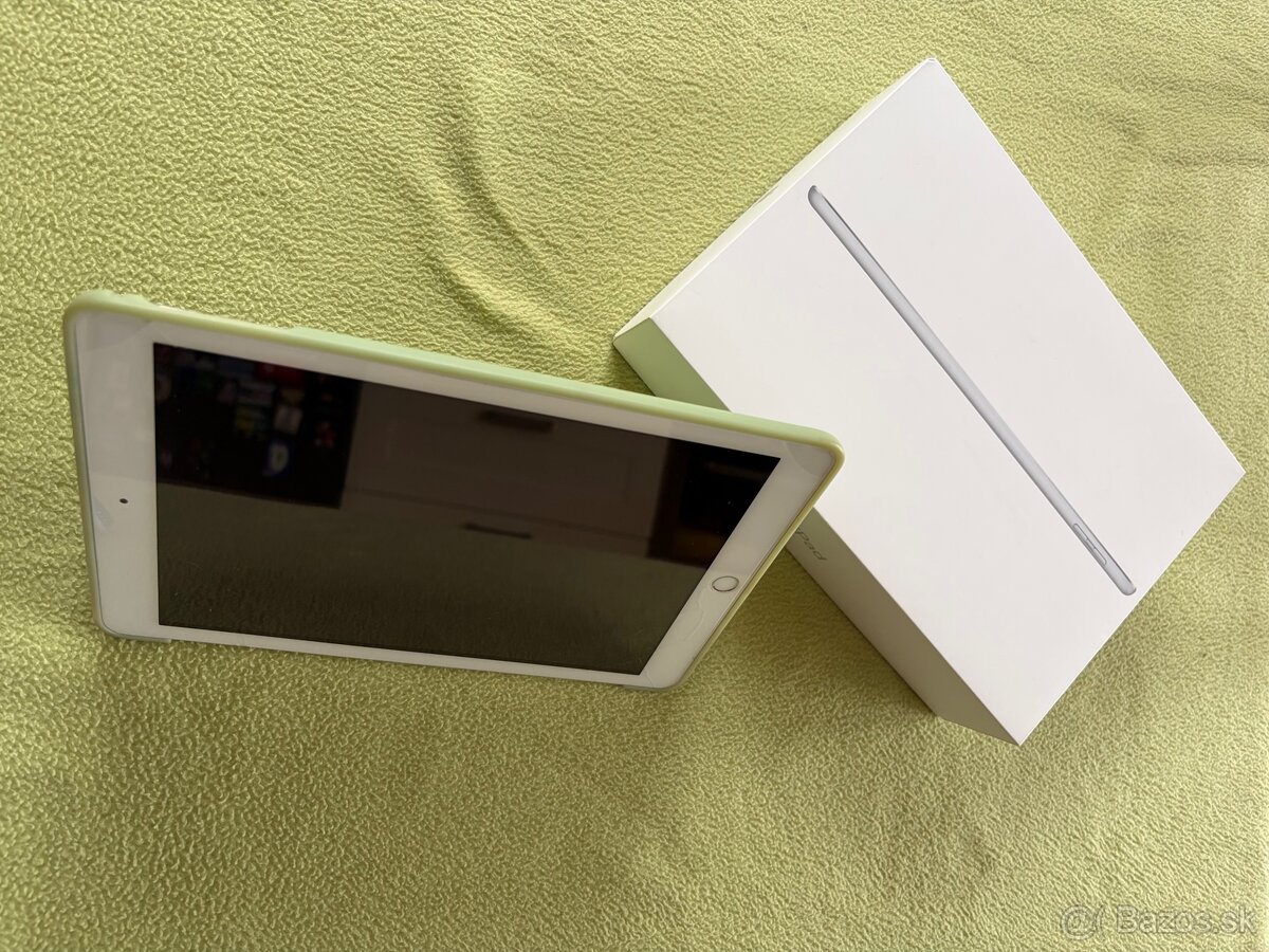 iPad 6. gen 128GB Wi-Fi Silver + príslušenstvo + KRYT - 2