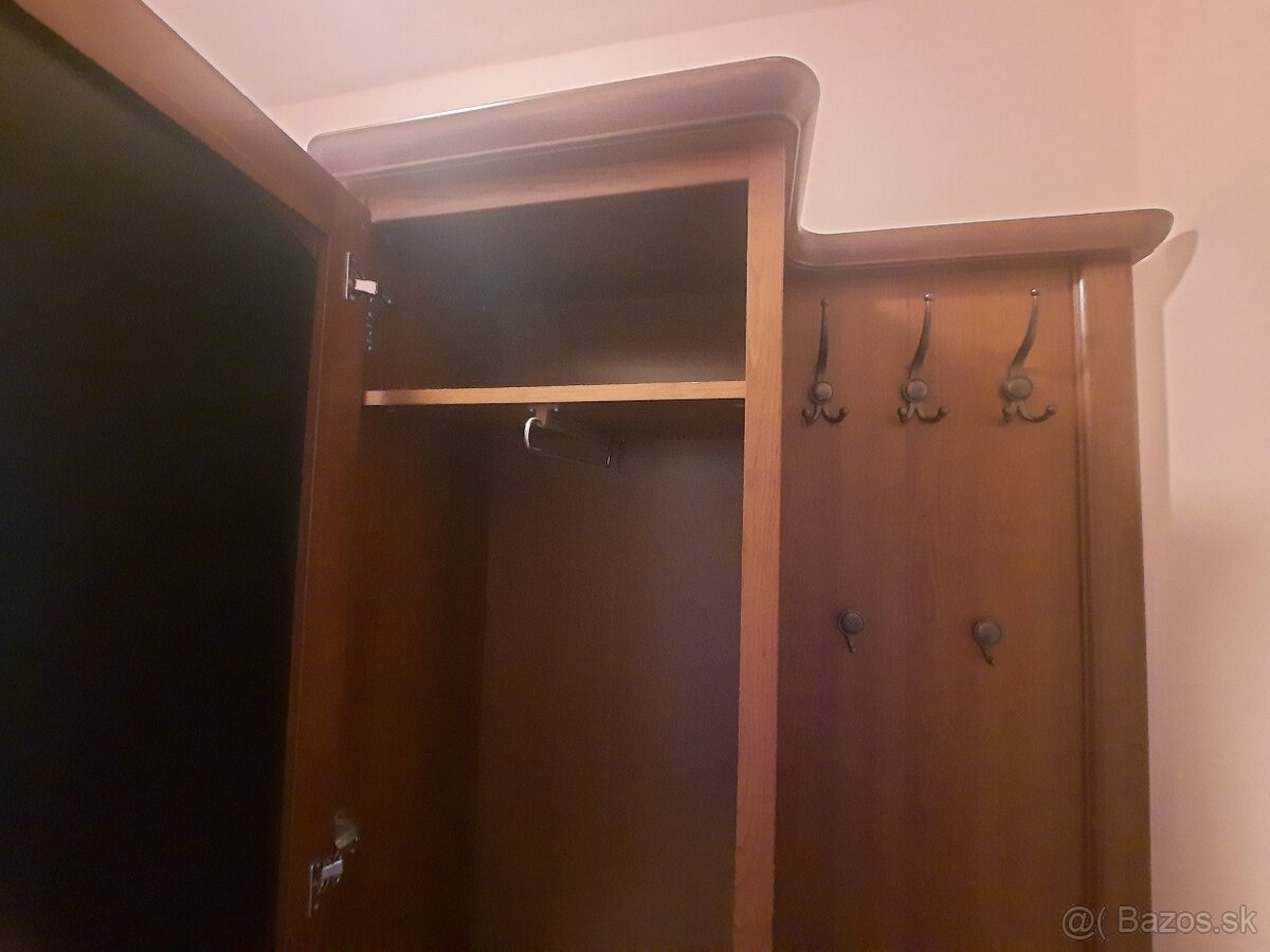 Chodbová skriňa - 2