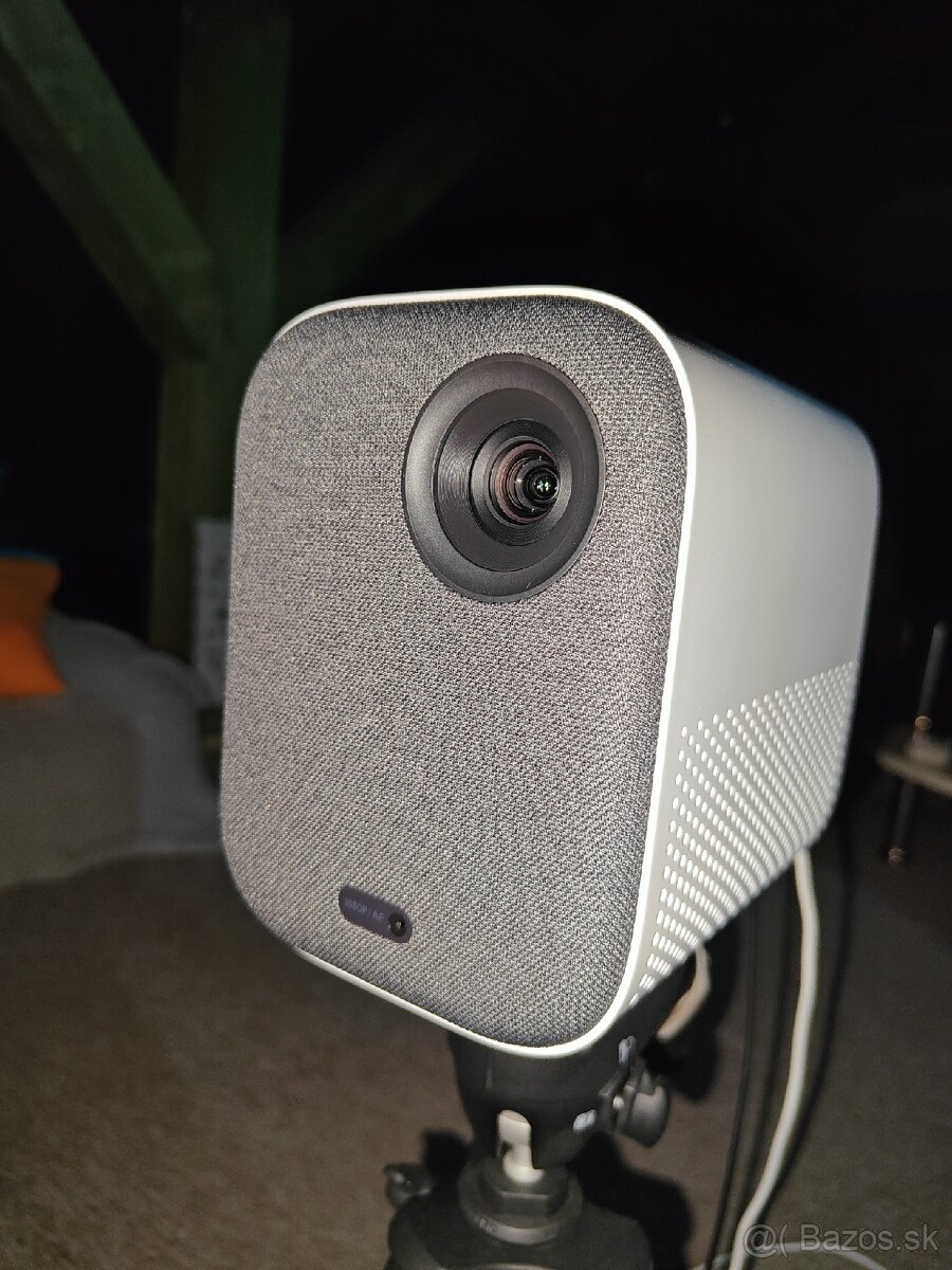 Projektor + plátno - 2