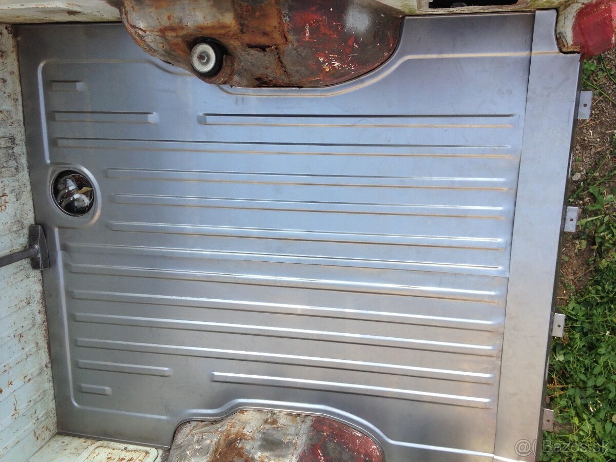 škoda felicia pick up nova podlaha , nosniky tlmičov - 2