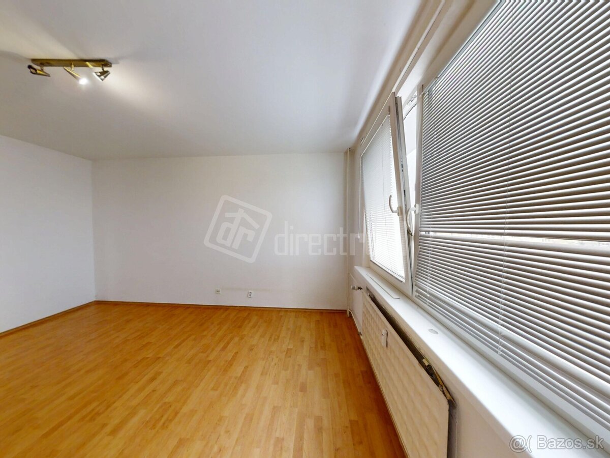 Dvojizbový byt s loggiou v pôvodnom stave - 2