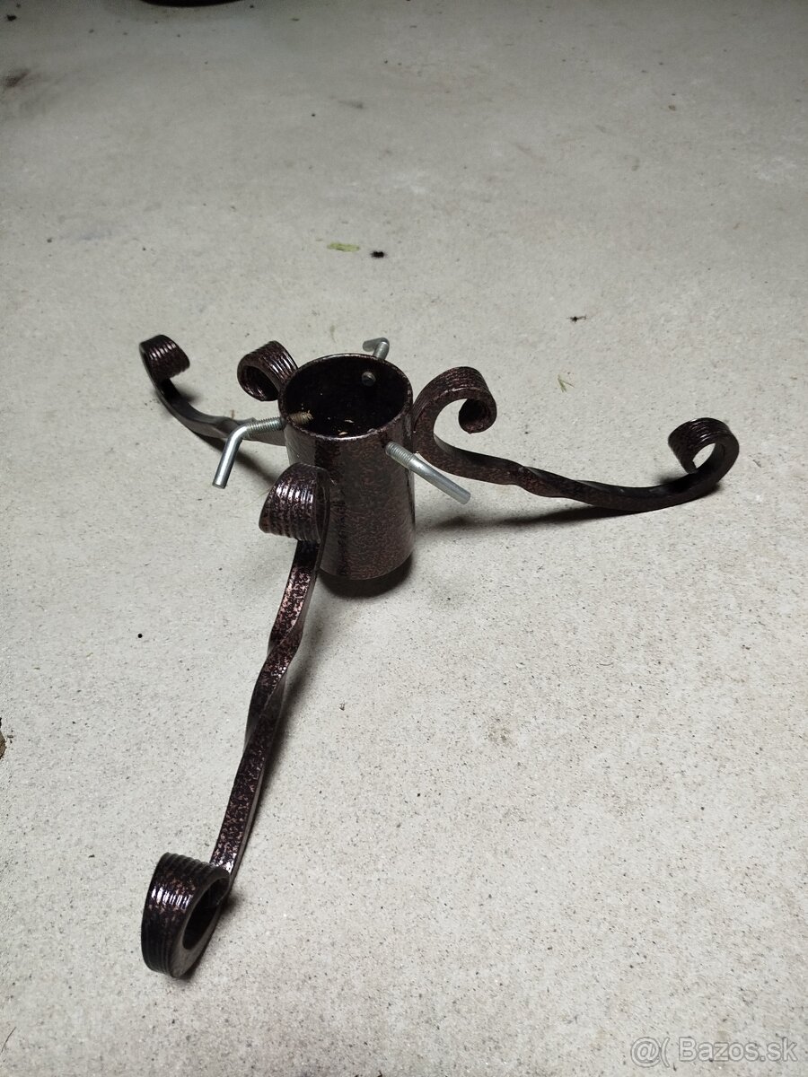 Stojan na stromček. - 2