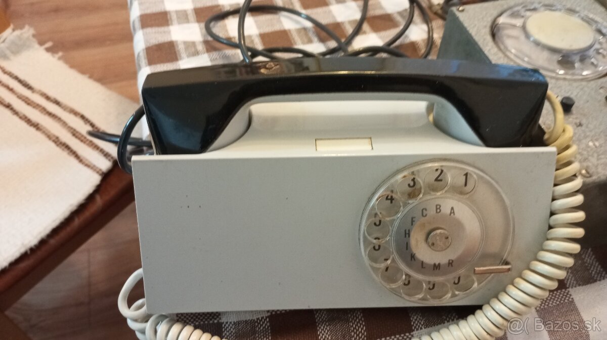 Telefóna Rozvodná a 2 telefóny. - 2