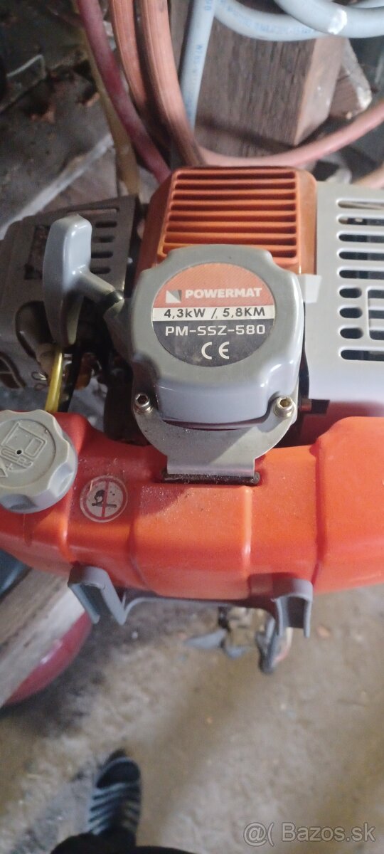 Plechový čln s privesom a motorom - 2