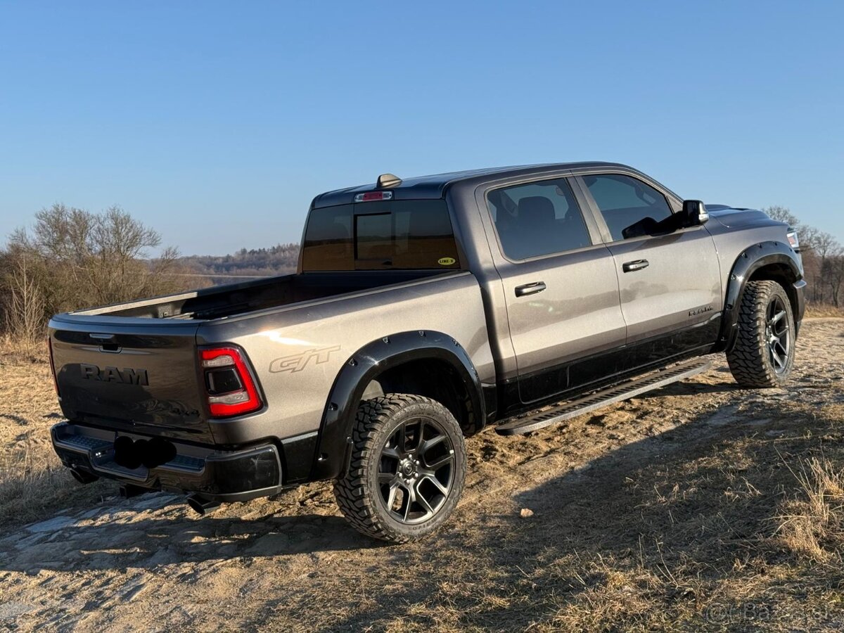 DODGE RAM 1500 5,7 HEMI 2022 GT 46 000 km NOVÁ CENA