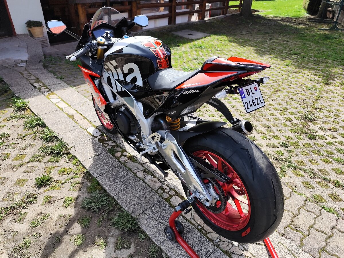 Aprilia RSV4 Factory - 2