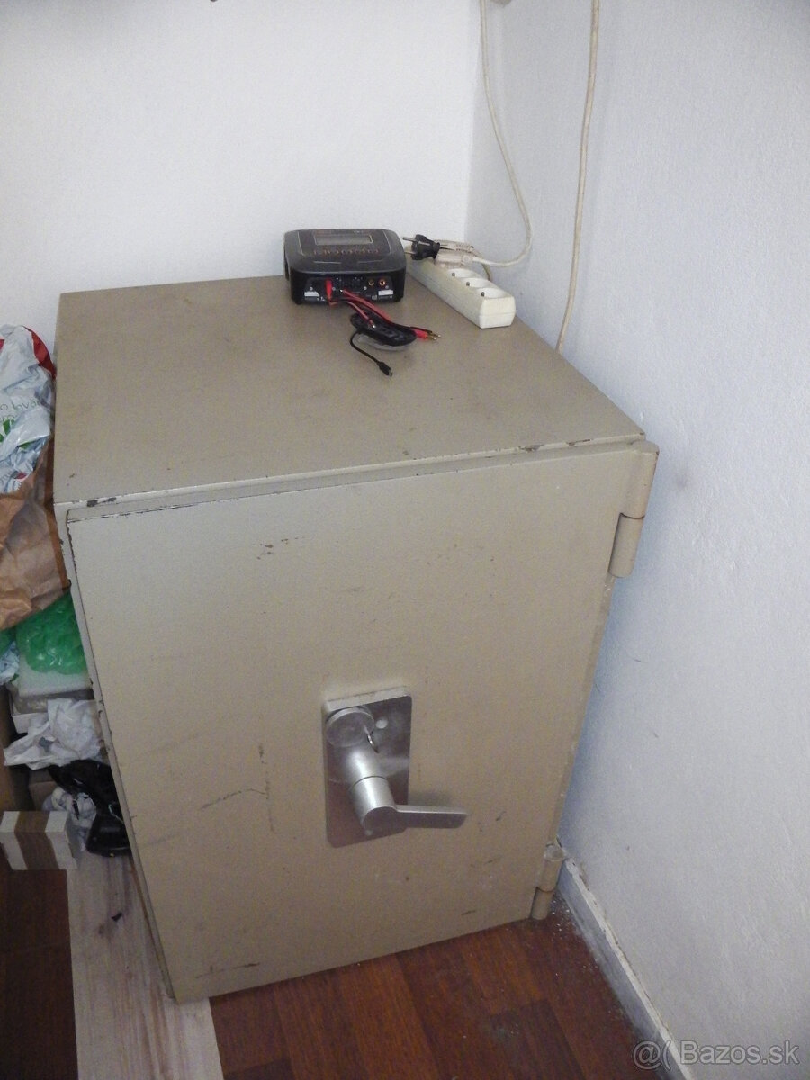 Predám trezor Wertschrank - 2