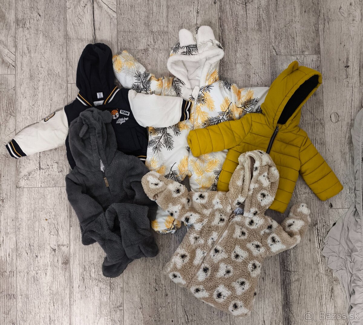 Mix oblečenia - body, mikiny, čiapky, tepláky - 2