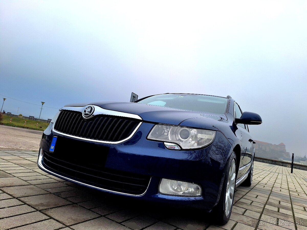 Škoda Superb Combi 2.0 TDI DSG Elegance R.V.2012 - 2