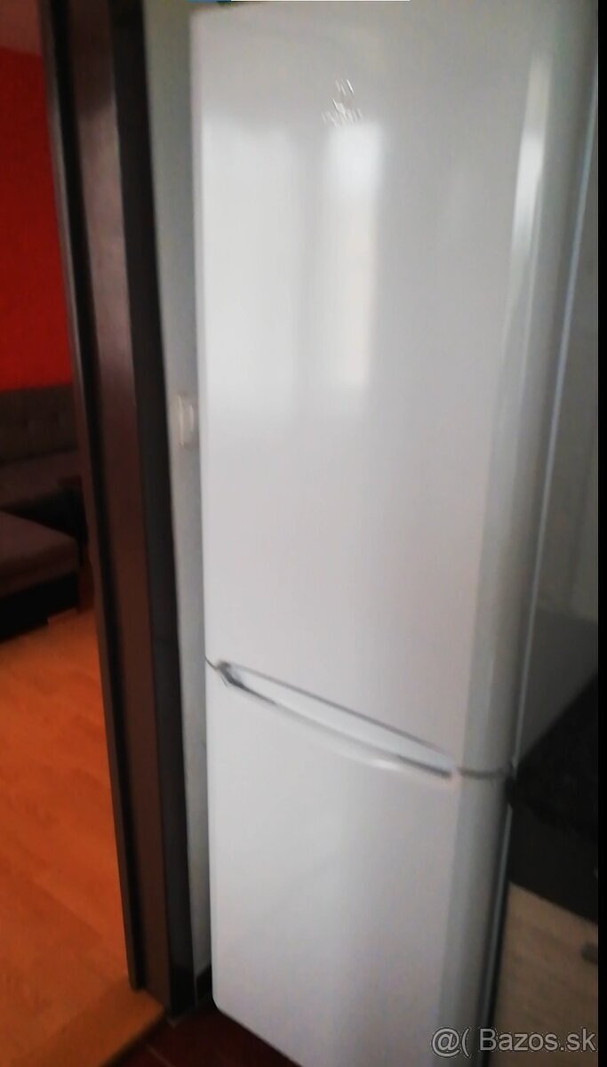 chladnička s mrazničkou - 2