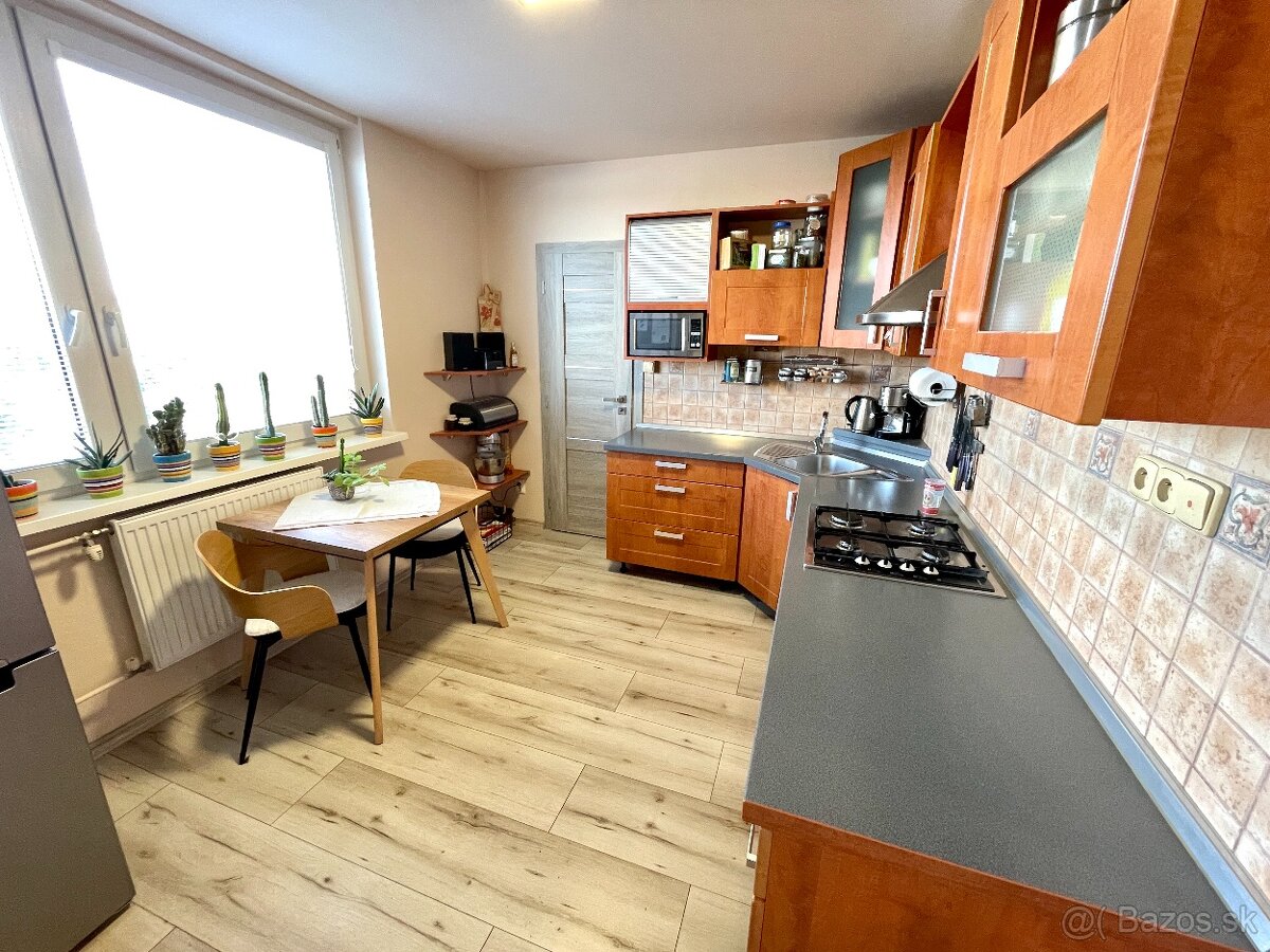 Pekný, moderný, priestranný 3 izbový byt v obci Zlaté Klasy – foto 2