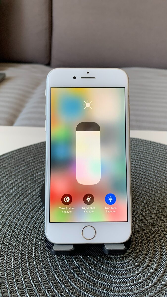 Apple iPhone 8 Silver - 2