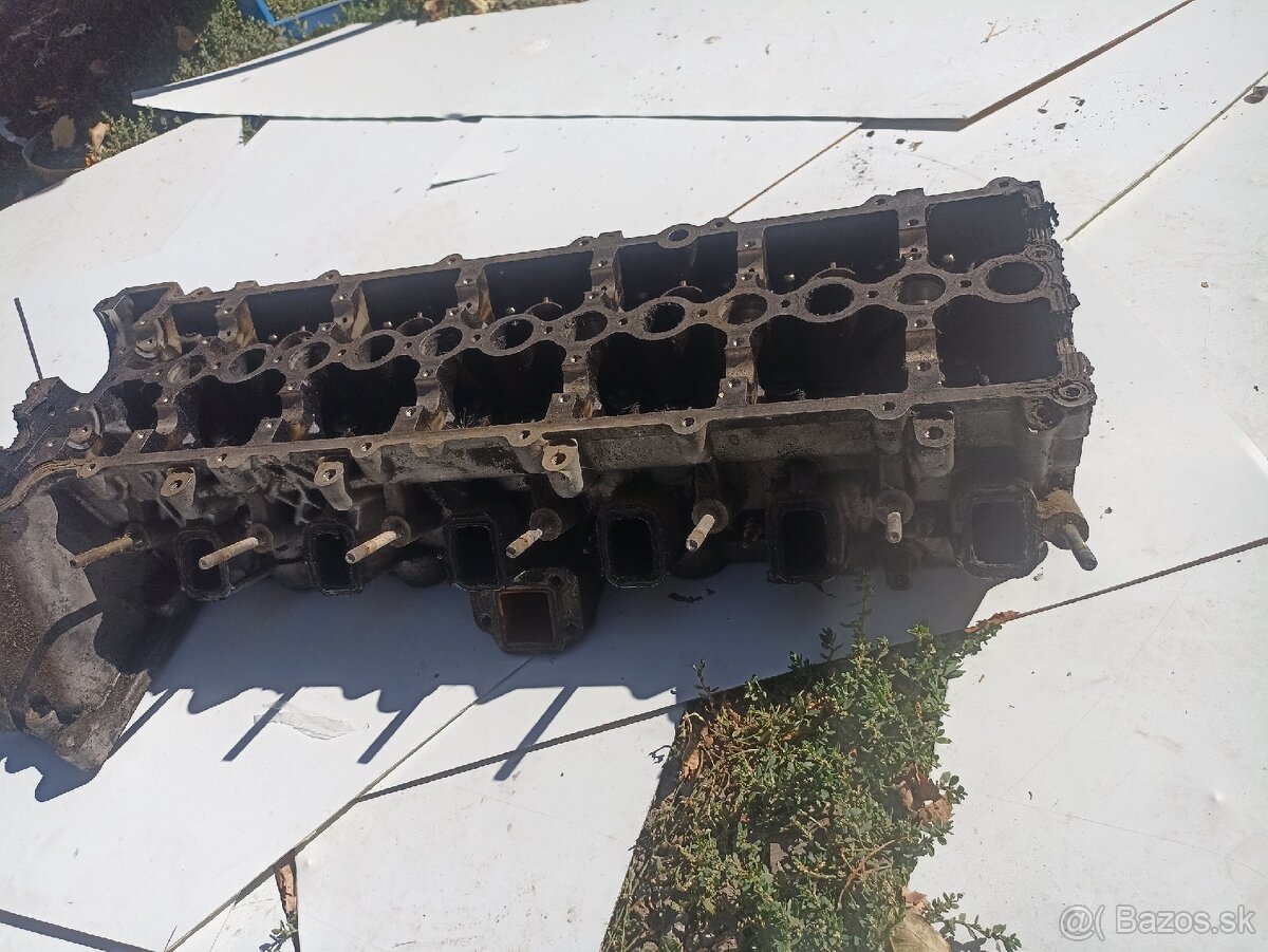 Hlava motora BMW E61 E60 - 2