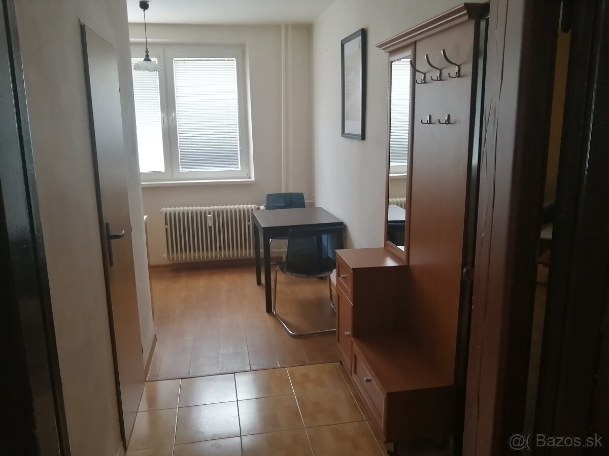 1-izbový byt v Revúcej na prenájom - 2