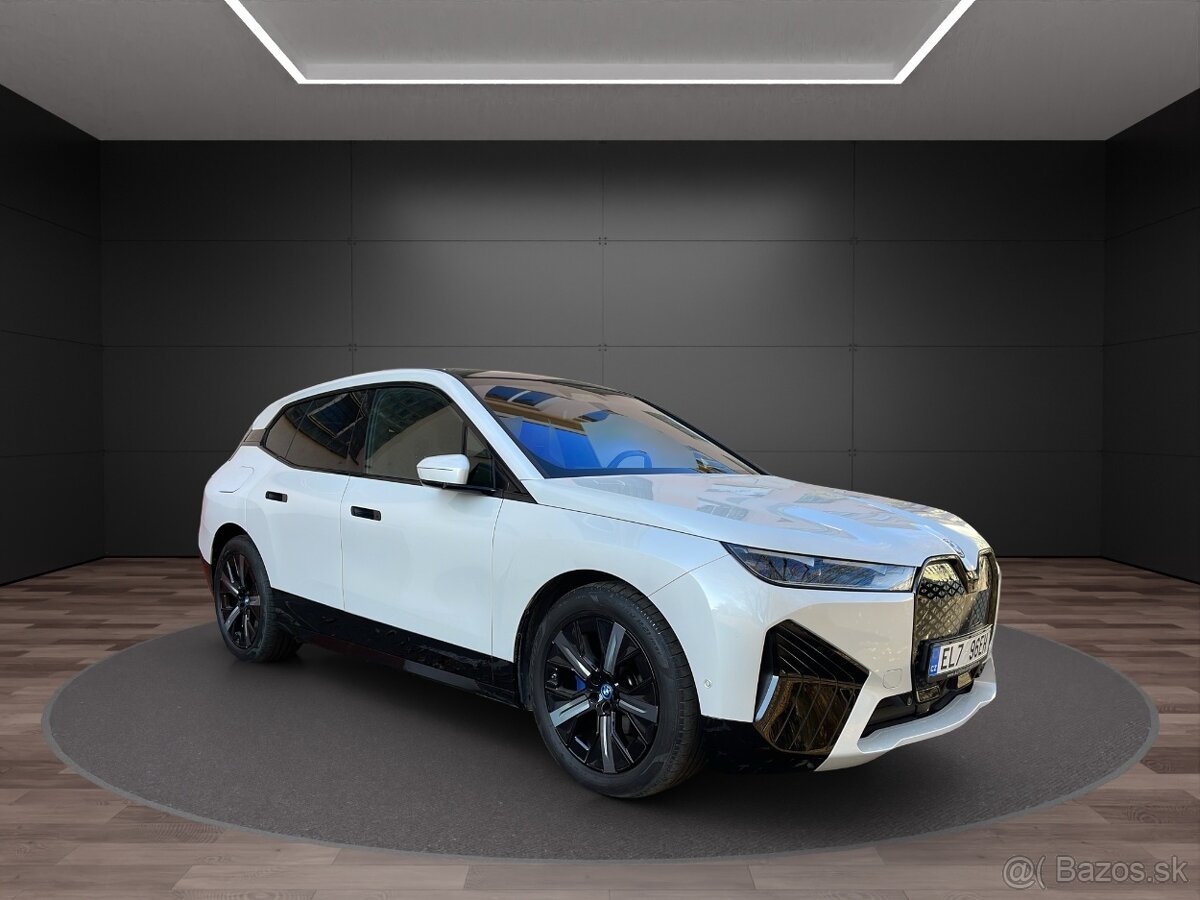 BMW iX 50 xDrive, Sport, Skylounge, DPH, SOH 96.3% - 2