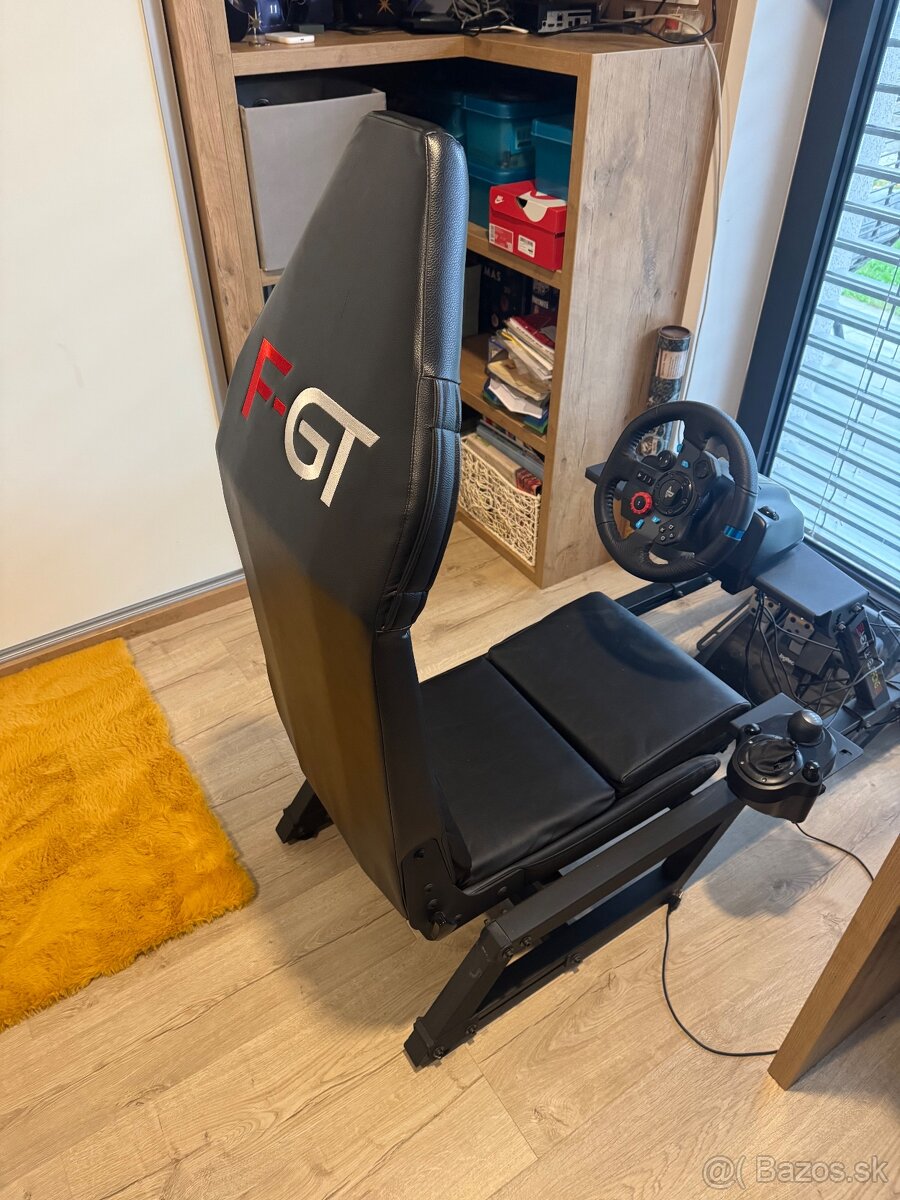 Predám heron kreslo F-GT s volantom a pákou Logitech - 2