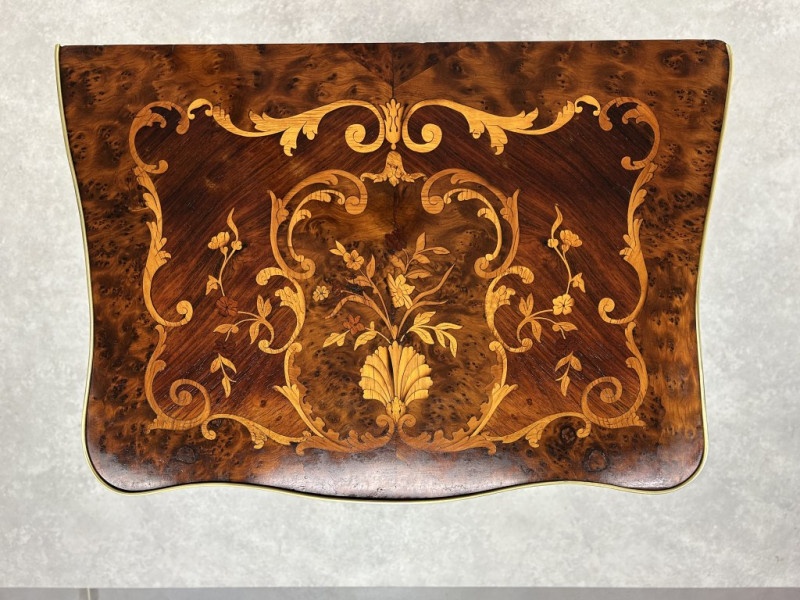 Starožitný bohato intarzovaný stolík v rokokovom štýle - 2