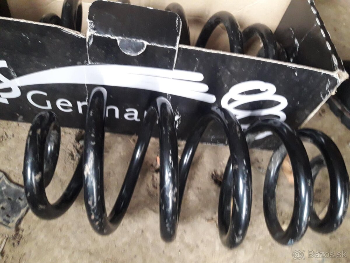 Predam pruzinu audi a4 b7 - 2