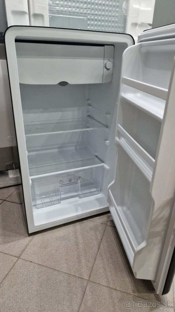 mini chladnička 93l v záruke ešte rok a pol - 2