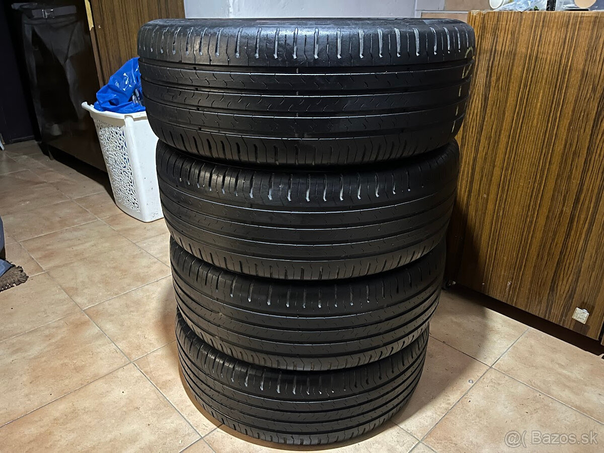 Letné pneu Continental 215/55 R17 - 2