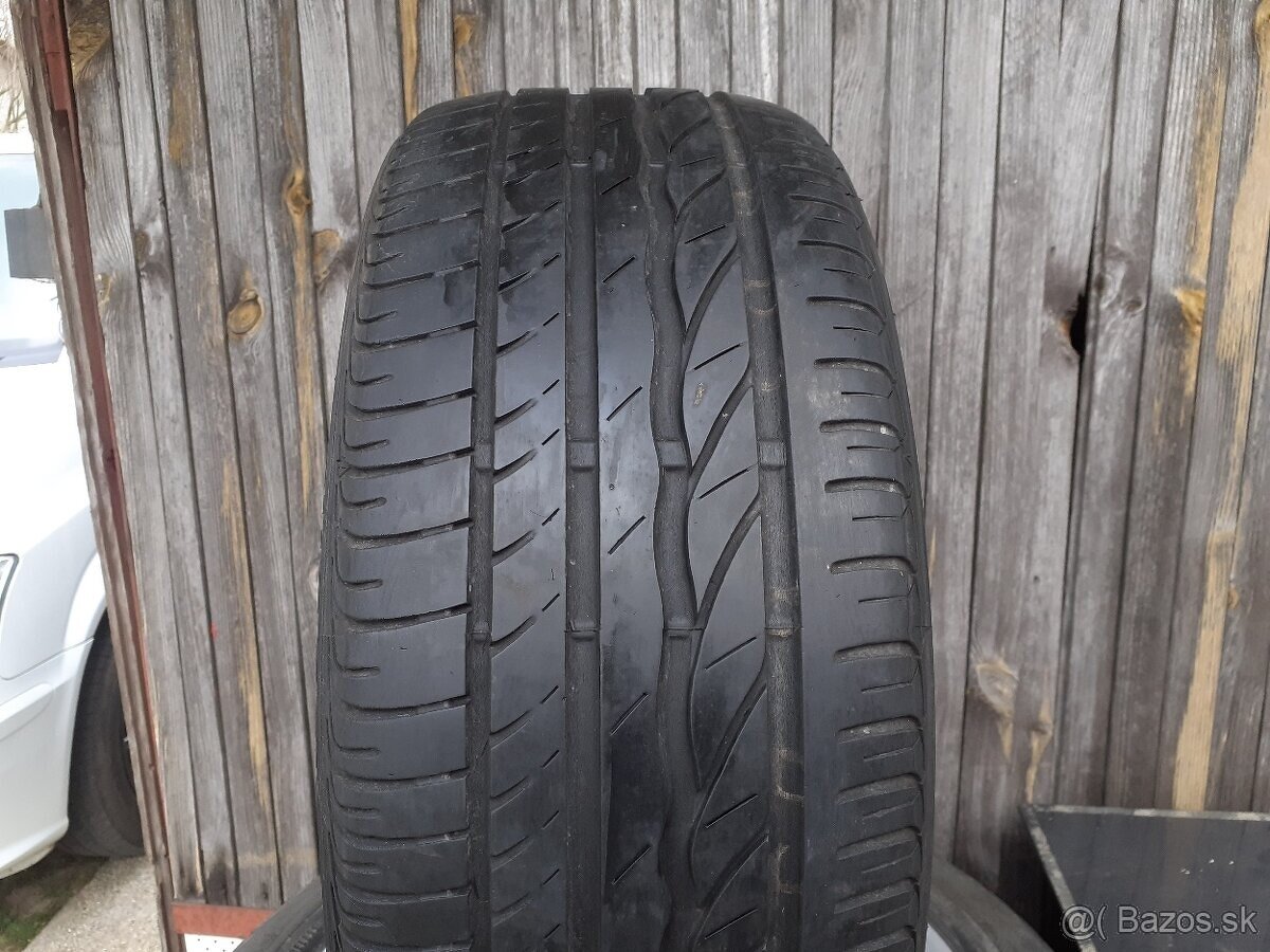 215/45 r16 Bridgestone, 4ks letné 7,5 mm - 2