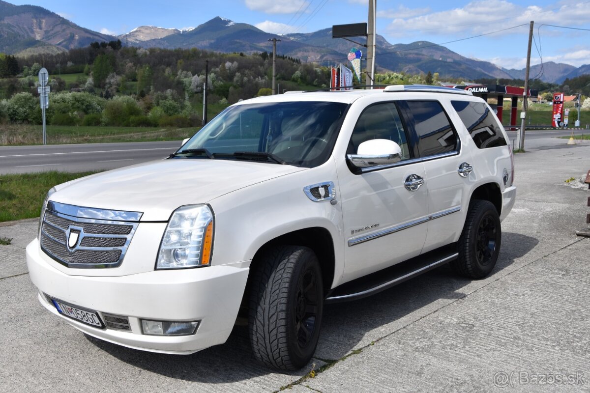 Cadillac Escalade - 2